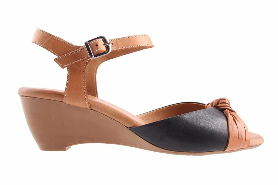 Step On Air Women Q2048 WHALE BLACK/TAN SOA 2 Step On Air Women Q2048 WHALE BLACK/TAN SOA