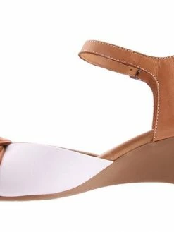 Step On Air Q2049 WHALE WHT/NAV/TAN SOA Women 6 Step On Air Q2049 WHALE WHT/NAV/TAN SOA Women