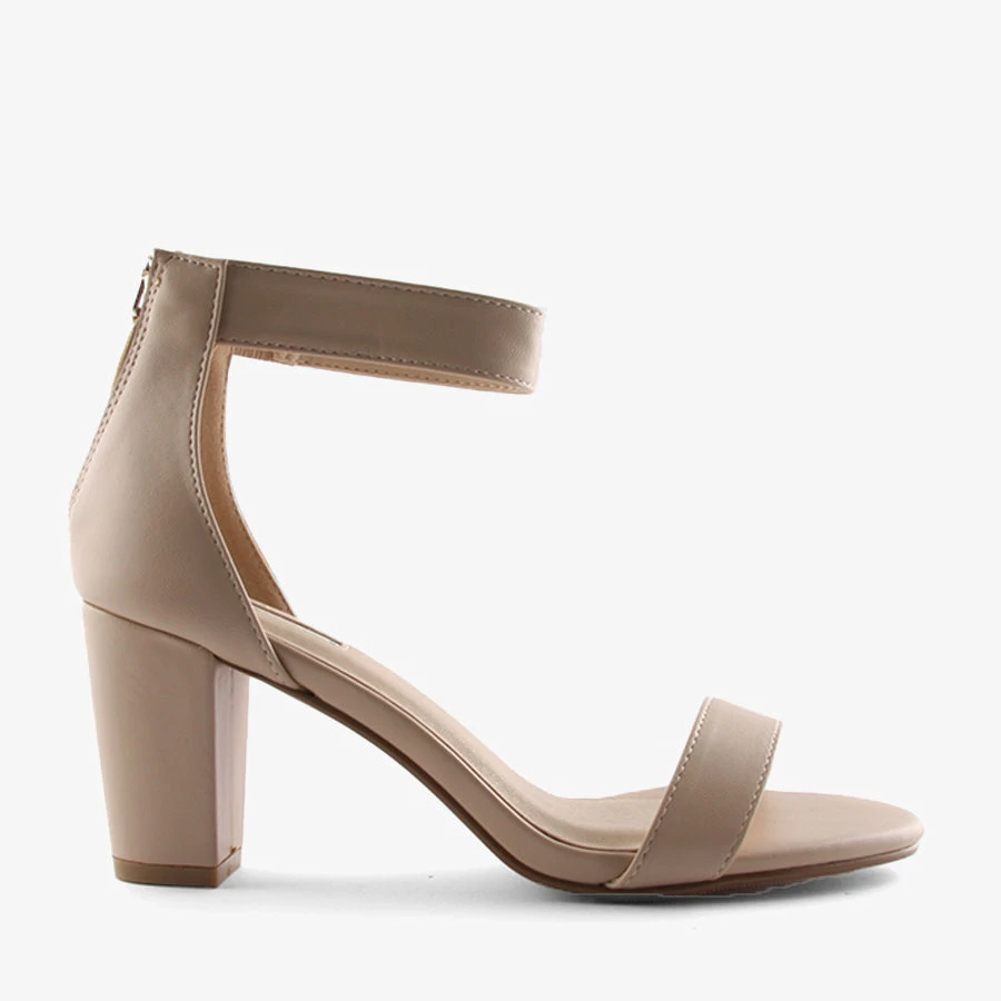 Isabella Brown R818 CAMEO NUDE 2 Isabella Brown R818 CAMEO NUDE