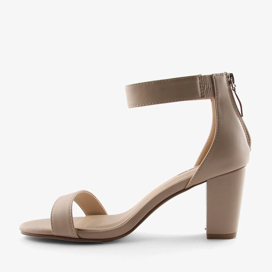 Isabella Brown R818 CAMEO NUDE 3 Isabella Brown R818 CAMEO NUDE