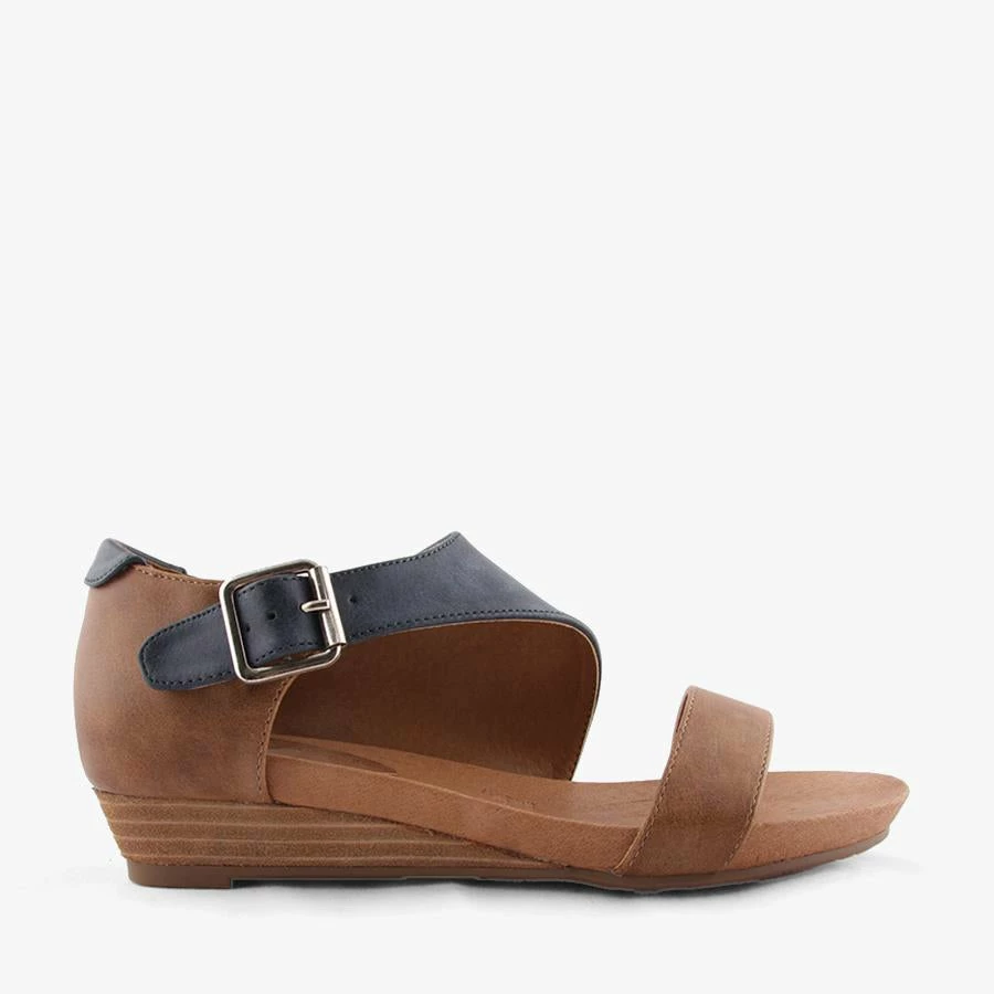 Step On Air S1648 COSI TAN/NAVY 2 Step On Air S1648 COSI TAN/NAVY