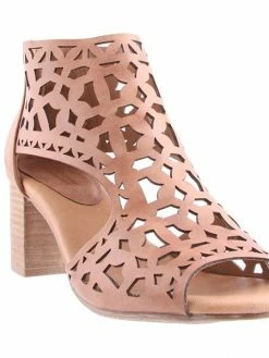 Step On Air Women S1656 AFRAID TAN